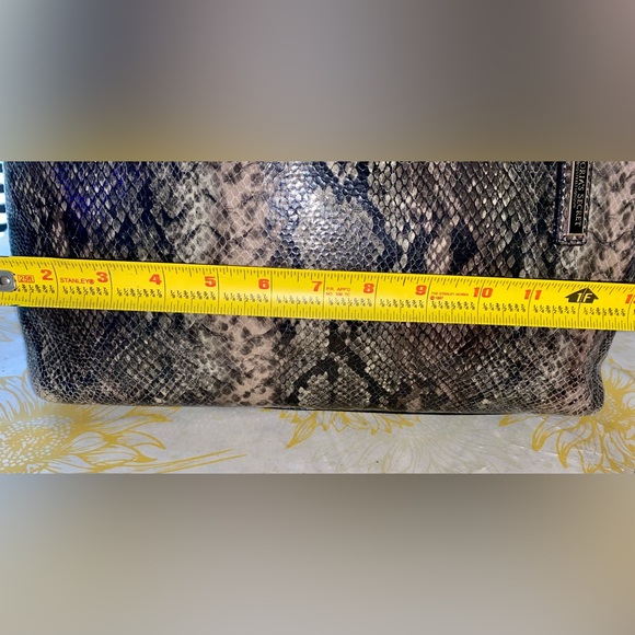 Victoria's Secret Brown Snake Print Shoulder Bag with Gold Chain - Picture 8 of 16